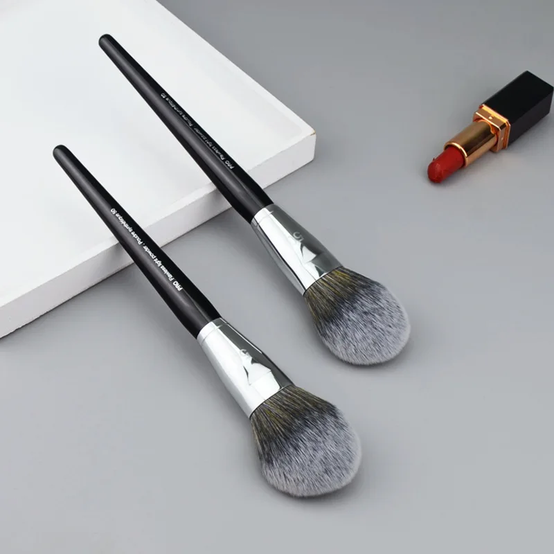 PRO ライト ルース パウダー メイクアップ ブラシ #  - Beauty Blender In Makeup のレビューと価格