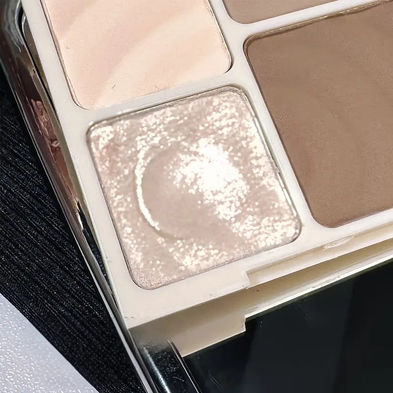 4 色のハイライト & コントゥアリング オールインワン パ - Highlighter Bronzer Palette のレビューと価格